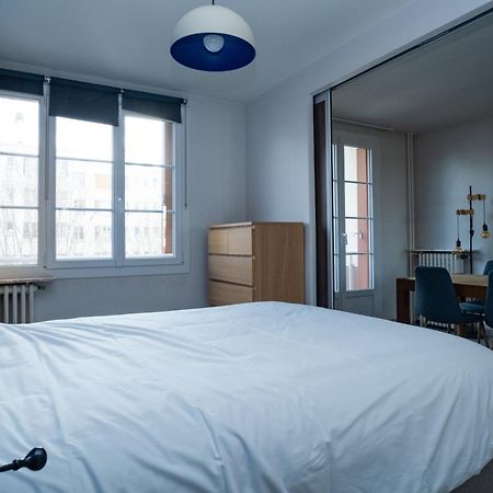 Apartamento Joli T2 Proche Du Metro Avec Vue Tour Eiffel Issy-les-Moulineaux Exterior foto
