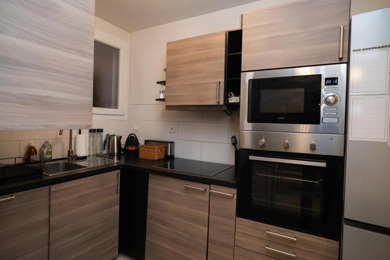 Apartamento Joli T2 Proche Du Metro Avec Vue Tour Eiffel Issy-les-Moulineaux Exterior foto